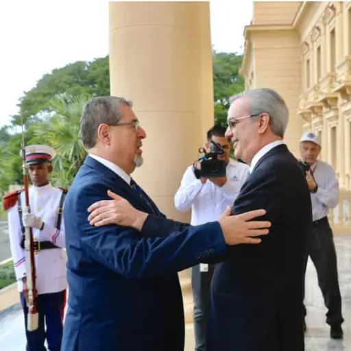 Arévalo se reunió con el presidente Abinader. Foto: Gobierno de República Dominicana