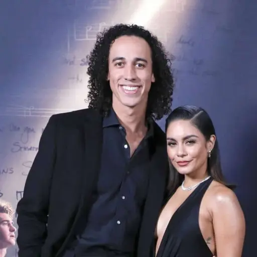 vanessa-hudgens-novio-cole-tucker ,