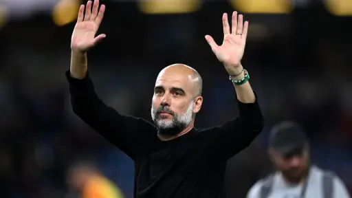 Guardiola bromea sobre el mercado de fichajes del Manchester City