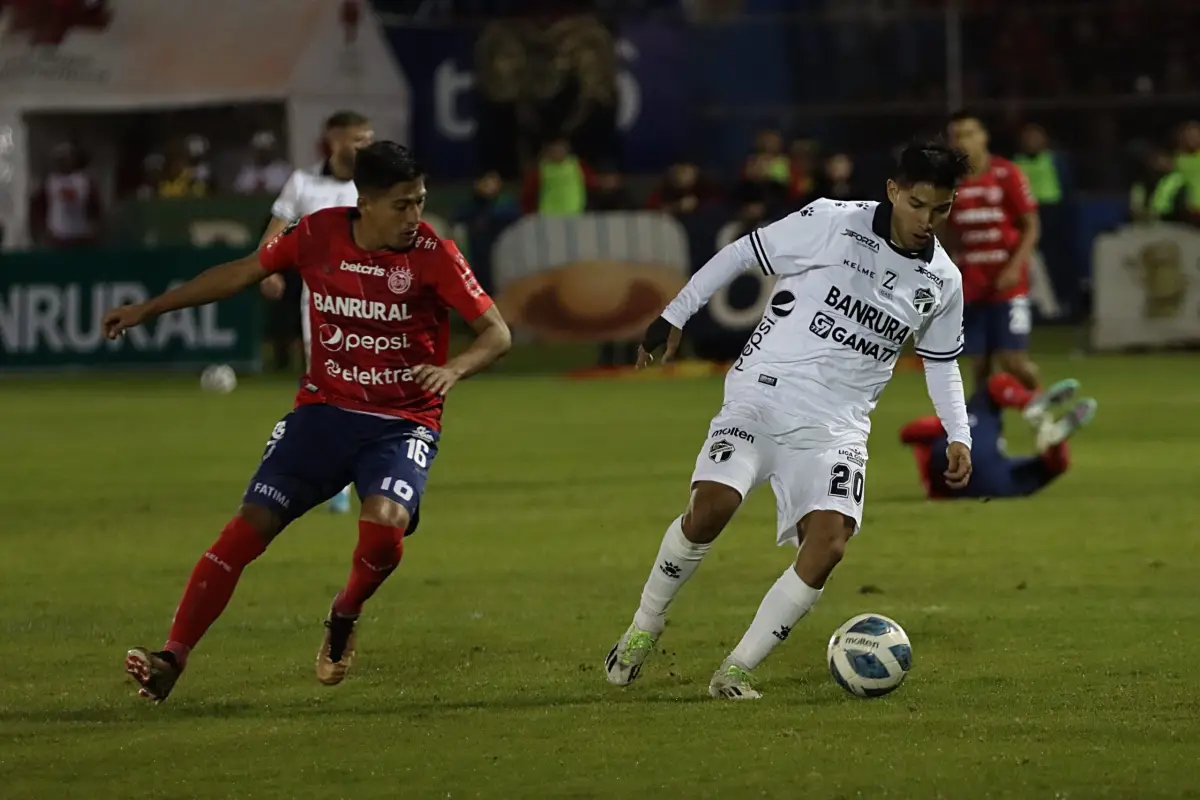 xelaju-comunicaciones-goles-semifinal-apertura-2023-diciembre-2023-2-scaled-3.jpg, 