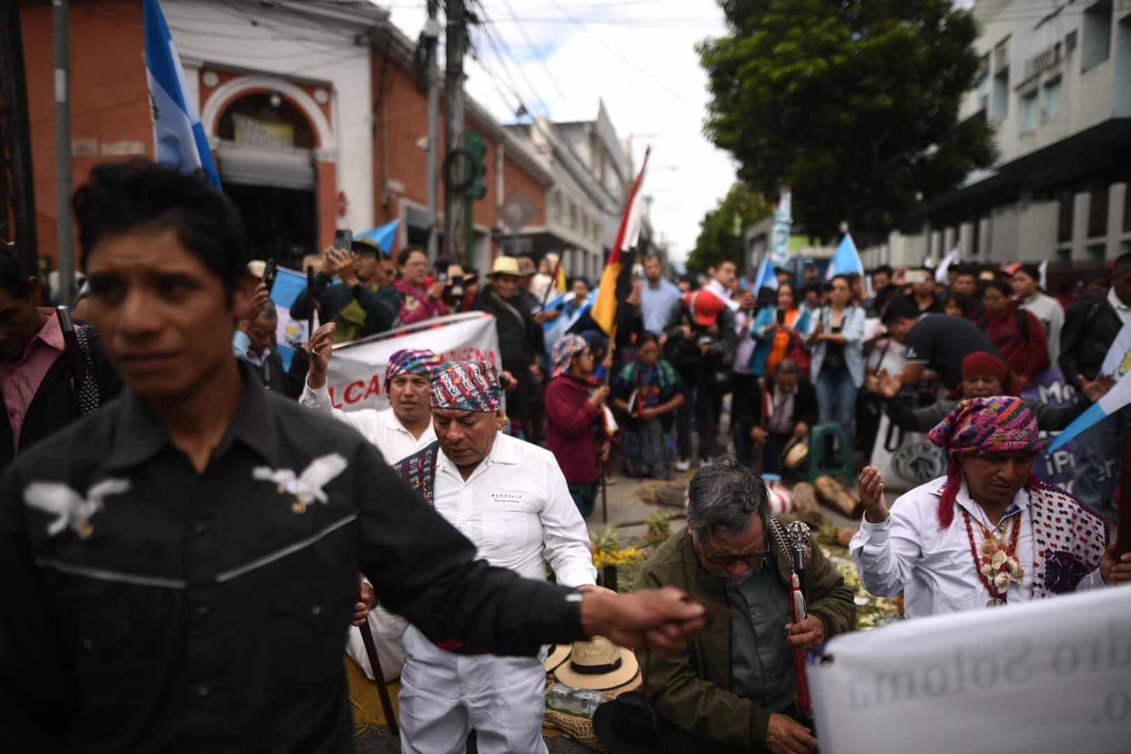 caminata-autoridades-indigenas-zona-1-emisoras-unidas6 | 