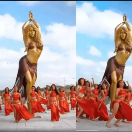Shakira bailarinas estatuas ,