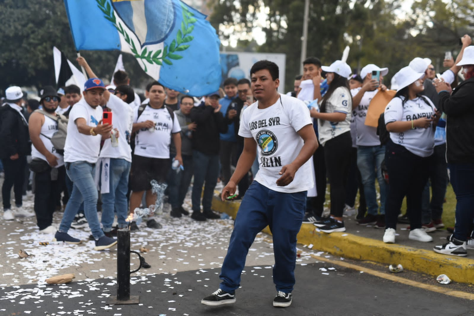 Afición de Comunicaciones respalda a su club en la final (4) | 