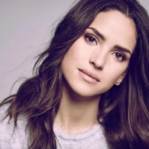 Adria Arjona ,