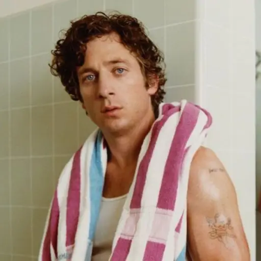 Jeremy Allen White ,