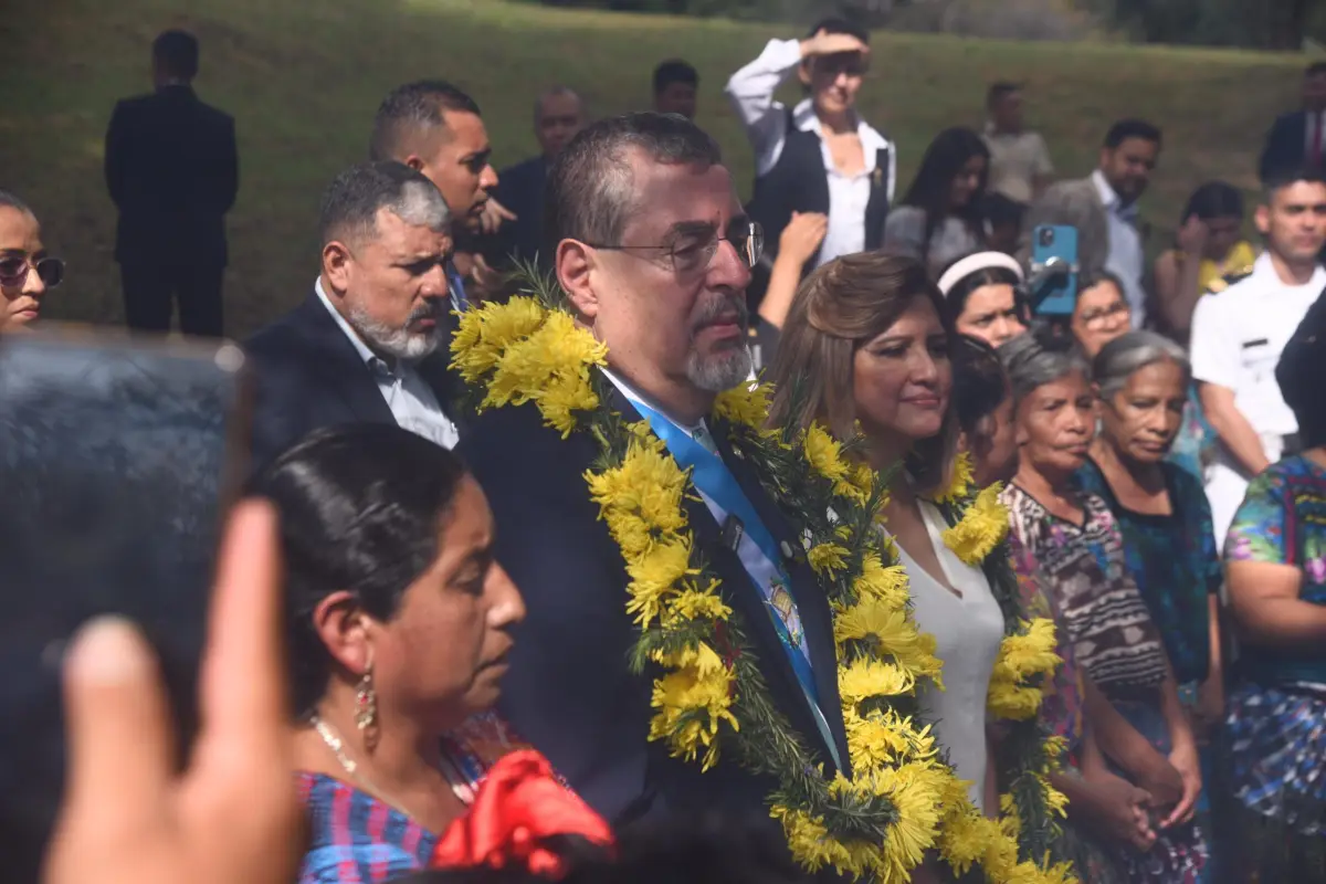 bernardo-arevalo-karin-herrera-ceremonia-maya-emisoras-unidas6-1-scaled-1.jpeg, 