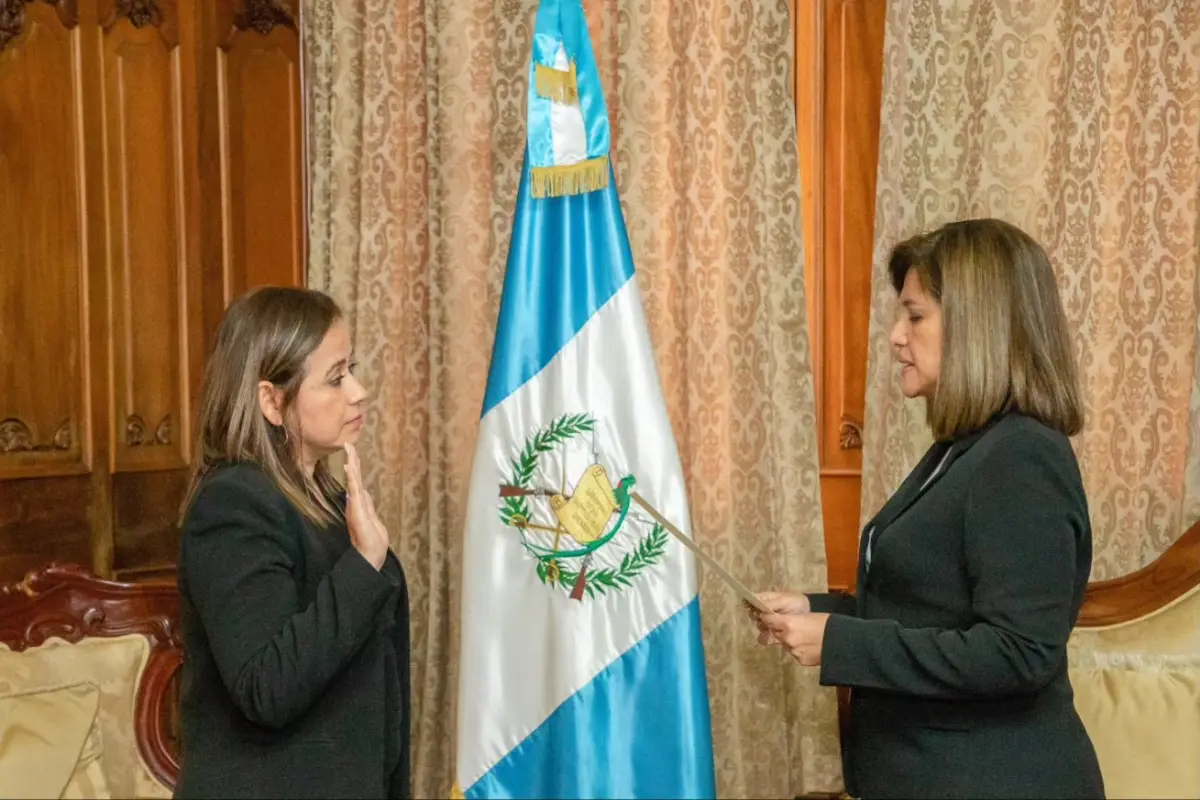 Juramentación de Danissa Ramírez como secretaria ejecutiva de la SVET. Foto: Vicepresidencia