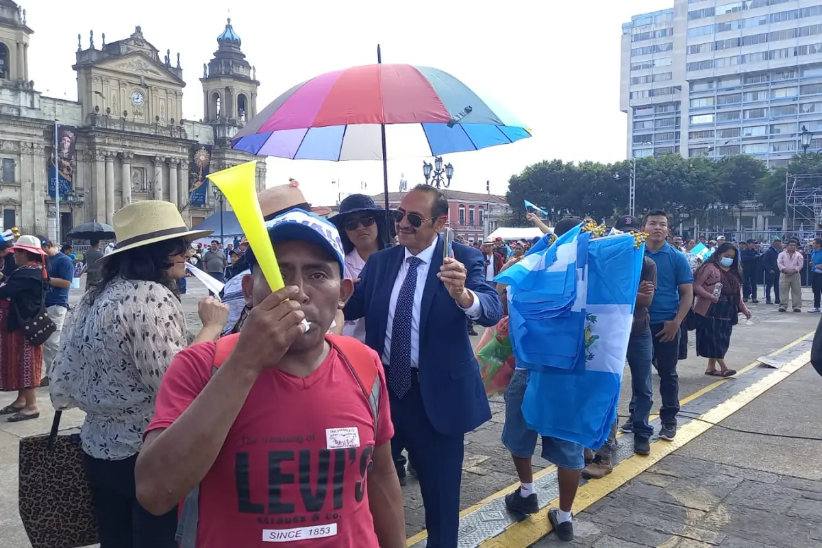 Manifestaciones frente al Palacio Nacional de la Cultura y MP, 