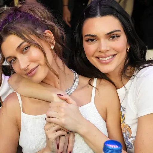 Kendall Jenner y Hailey Bieber ,