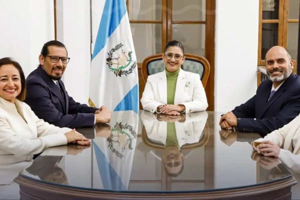 Nuevas autoridades del Ministerio de Ambiente. Foto: MARN