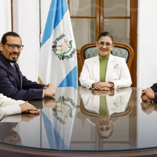 Nuevas autoridades del Ministerio de Ambiente. Foto: MARN