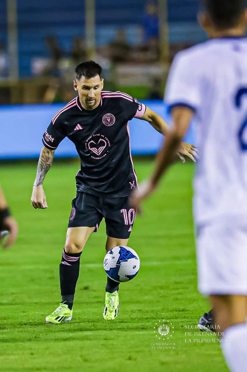 Messi en el partido amistoso ante El Salvador en el estadio Cuscatlán | 