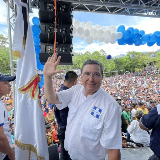 Diputado y ex candidato a la presidencia Rudio Lecsan Mérida ,