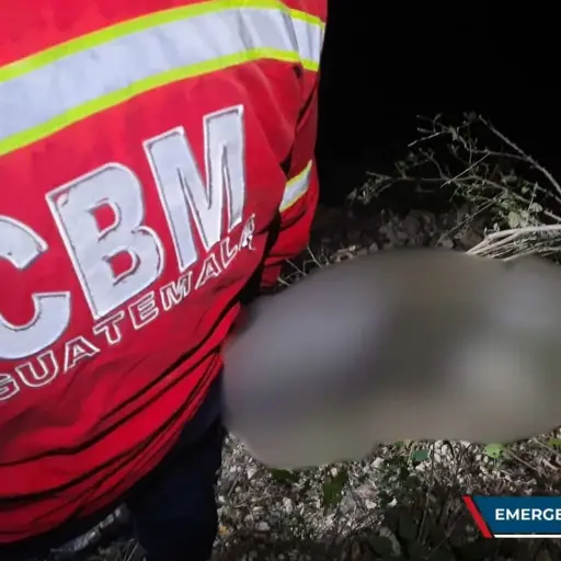 CON MÁS DESENFOQUE ,