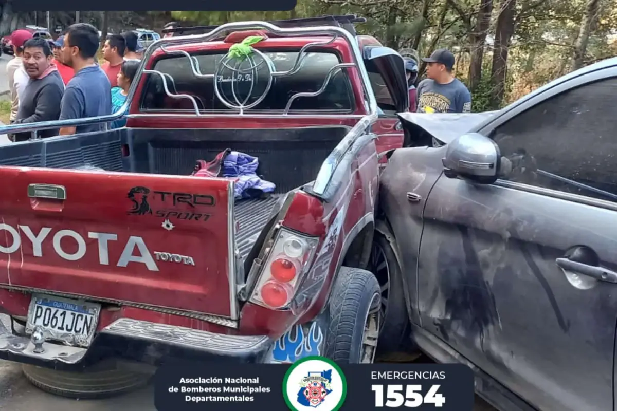 Accidente deja media docena de heridos.
