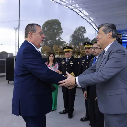 acciones del gobierno en su quinta semana de trabajo ,
