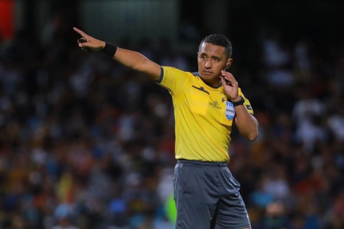 ivan-barton-arbitro-monterrey-comunicaciones-febrero-2024-1.jpg, 