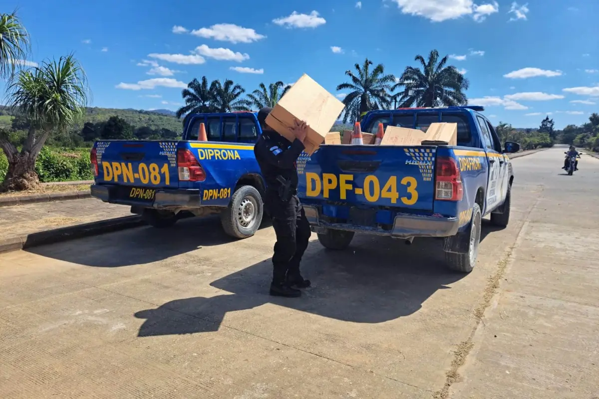 cigarros de contrabando localizados en la frontera, 