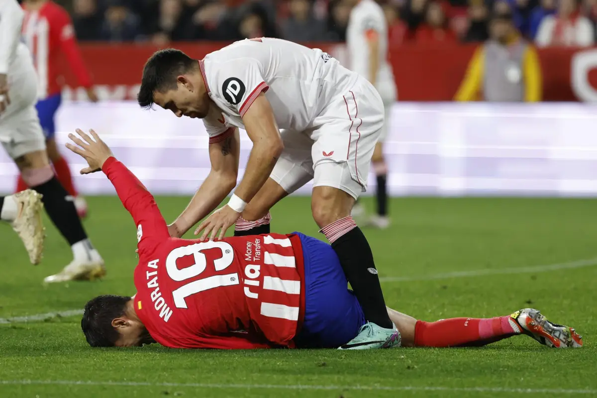 alvaro-morata-lesionado-en-partido-ante-sevilla-febrero-2024.jpg, 