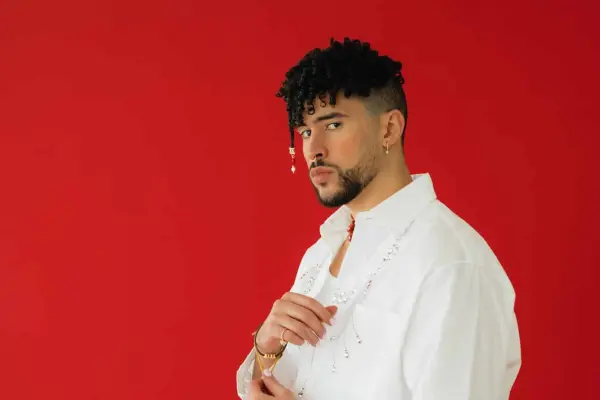 ¿Sin ropa interior? Bad Bunny acapara la atención al dejar ver sus atributos durante su show en México