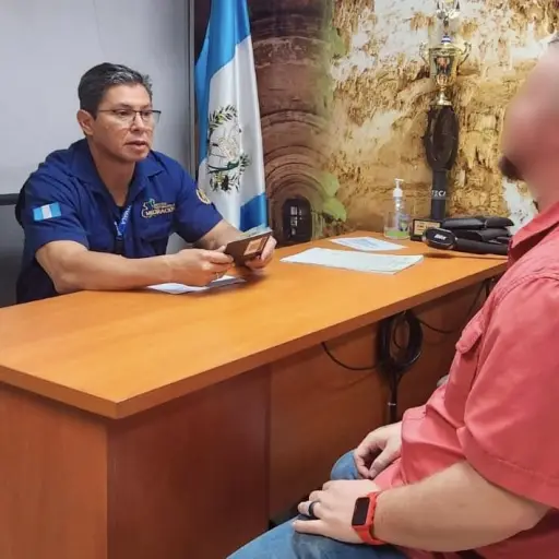 Migración niega el ingreso a extranjero copia ,