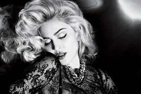 Madonna paraliza las redes con su provocativo video bailando en lencería