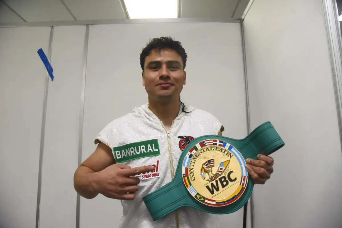 lester-martinez-titulo-wbc-latino-supermedio-scaled-1.jpg, 