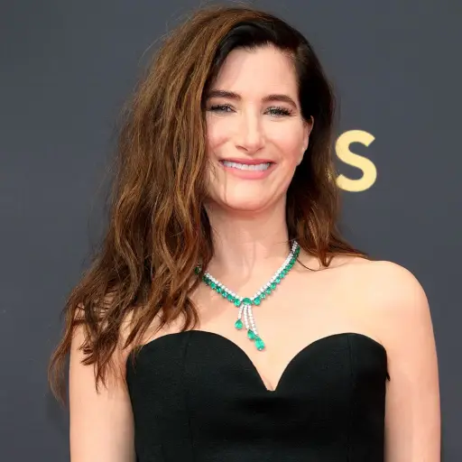 Kathryn Hahn ,