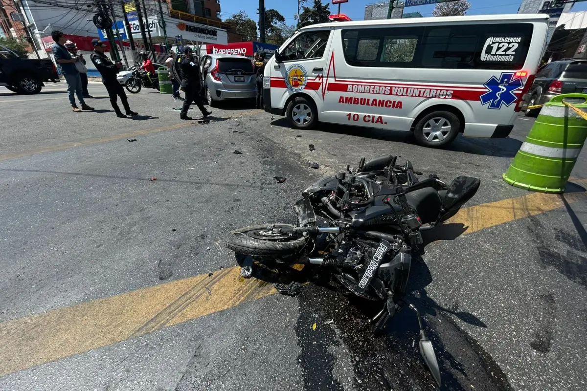 accidente de motorista en la calzada roosevelt, 