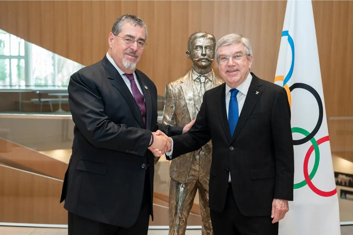 thomas-bach-bernardo-arevalo.jpg, 