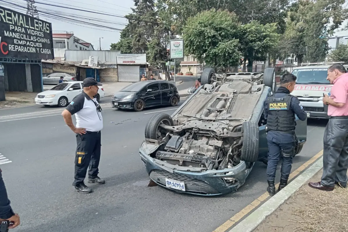 accidente en calzada roosevelt, 