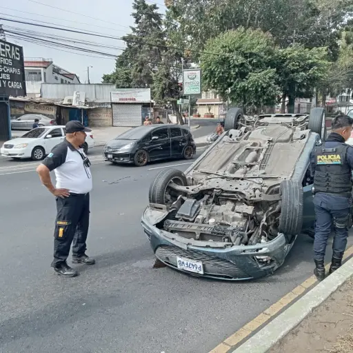 accidente en calzada roosevelt ,