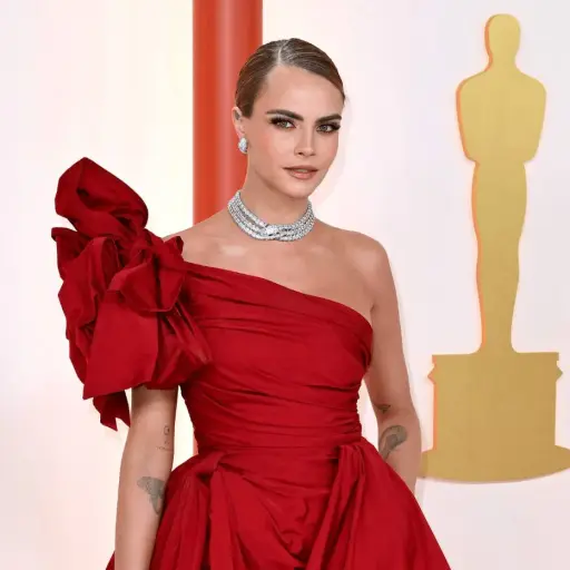 cara delevigne ,