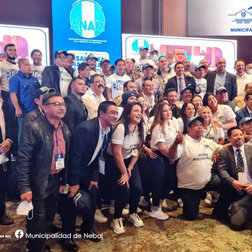 Integrantes de la junta directiva de la ANAM 2022-2024 posan en evento de juramentación en Nebaj. Foto: Municipalidad de Nebaj.