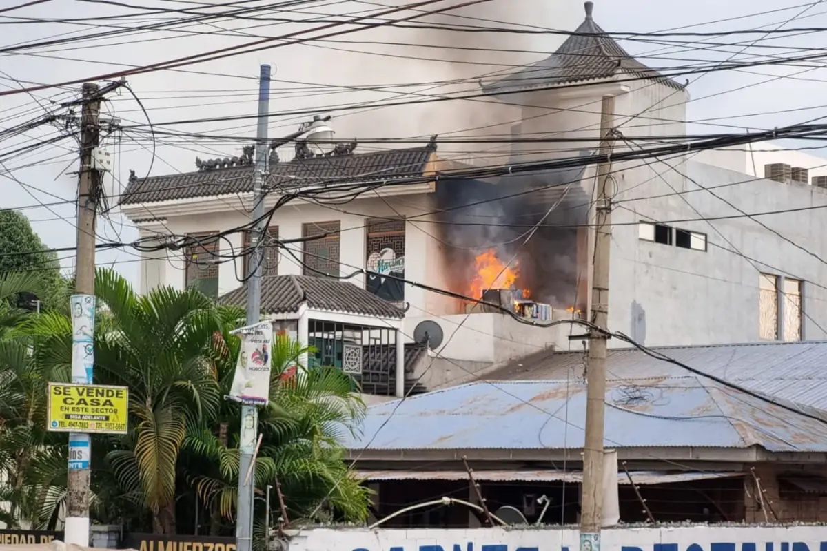 surgen-videos-de-incendio-en-restaurante-de-retalhuleu, 