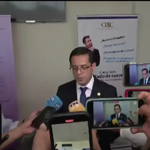 El secretario general de la Presidencia, Juan Guerrero, presentó la denuncia. Foto: Gobierno