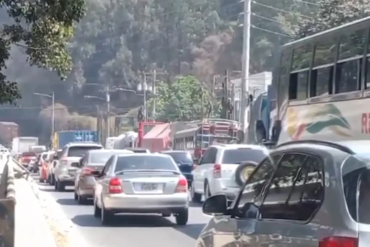 Alta afluencia vehicular hacia el sur del país, 