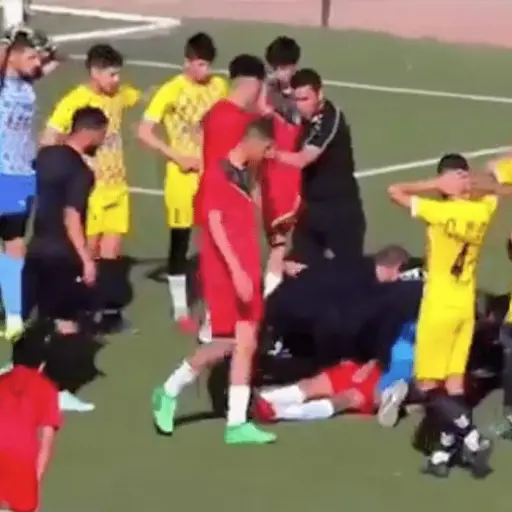 futbolista-de-17-anos-muere-en-pleno-partido ,