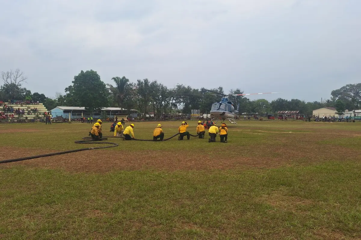 Combate del incendio forestal en Zacapa, 