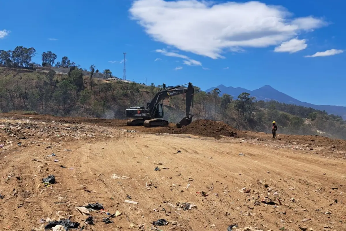 Apagan incendio en AMSA (8), 