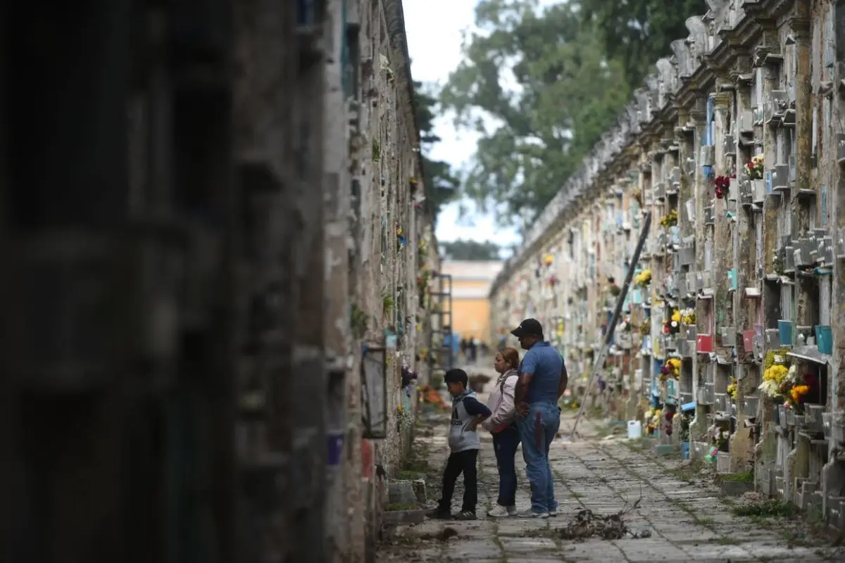 cementerio-general-dia-santos-1-noviembre-emisoras-unidas1.jpg, 