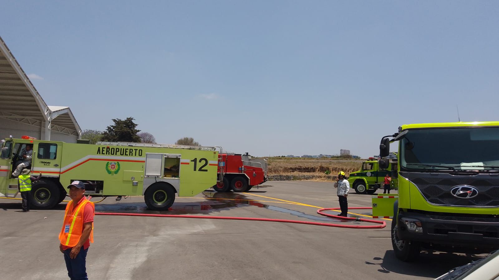 Incendio en el aeropuerto internacional La Aurora | 