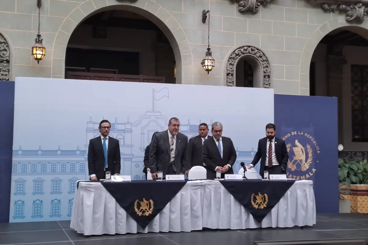 Denuncian-ilegalidades-vacunas-rusas-abril-2024-scaled-1.jpeg,