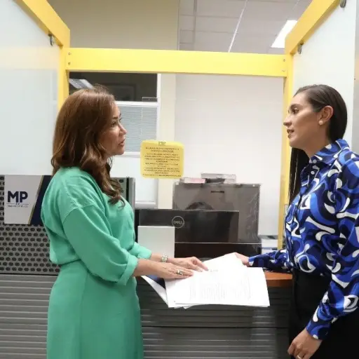 Diputadas denunian a personal de salud ,