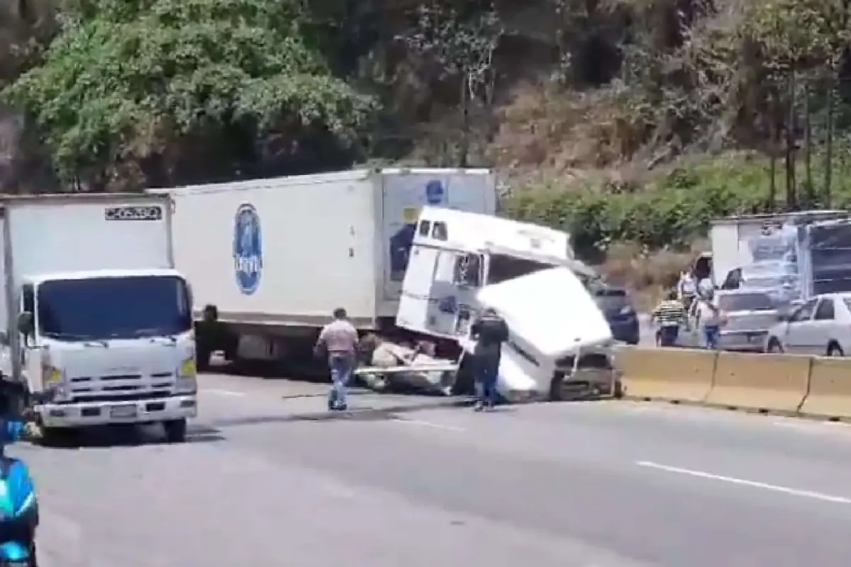 accidente-bajada-villa-lobos-emisoras-unidas, 