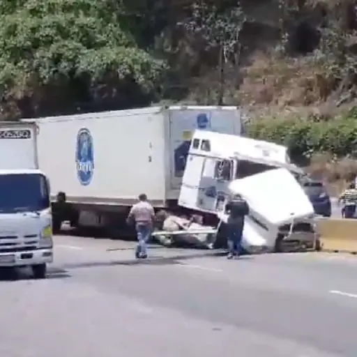 accidente-bajada-villa-lobos-emisoras-unidas ,