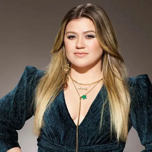 Kelly-Clarkson ,