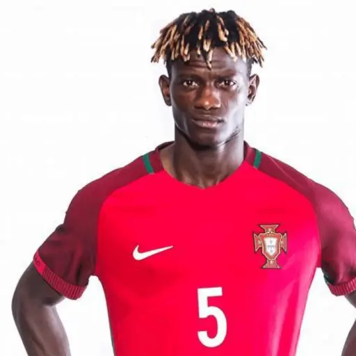 Futbolista portugués es investigado por supuesta estafa ,