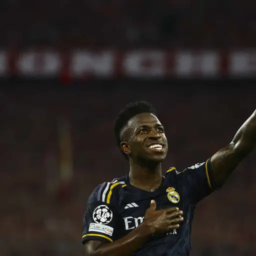 El jugador del Madrid Vinicius Junior logra el 1-0 durante el partido de ida de semifinales de la UEFA Champions League que han jugado Bayern Munich y Real Madrid en Múnich, Alemania. EFE/EPA/FILIP SINGER