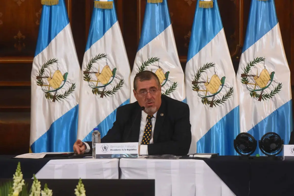 Entrará en vigencia reducción de salario del Presidente Arévalo, 